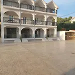 Avra * Keri