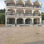 Avra * Keri