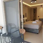 Avra Keri